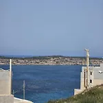 Sunrise 71 Seaviews Apartment *