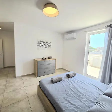 Sunrise 71 Seaviews Apartment *