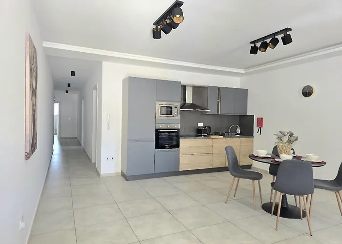 Sunrise 71 Seaviews 梅利哈