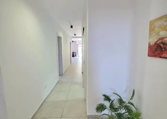 Sunrise 71 Seaviews *