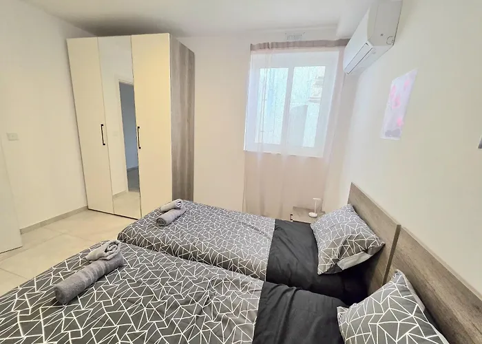 Sunrise 71 Seaviews 梅利哈